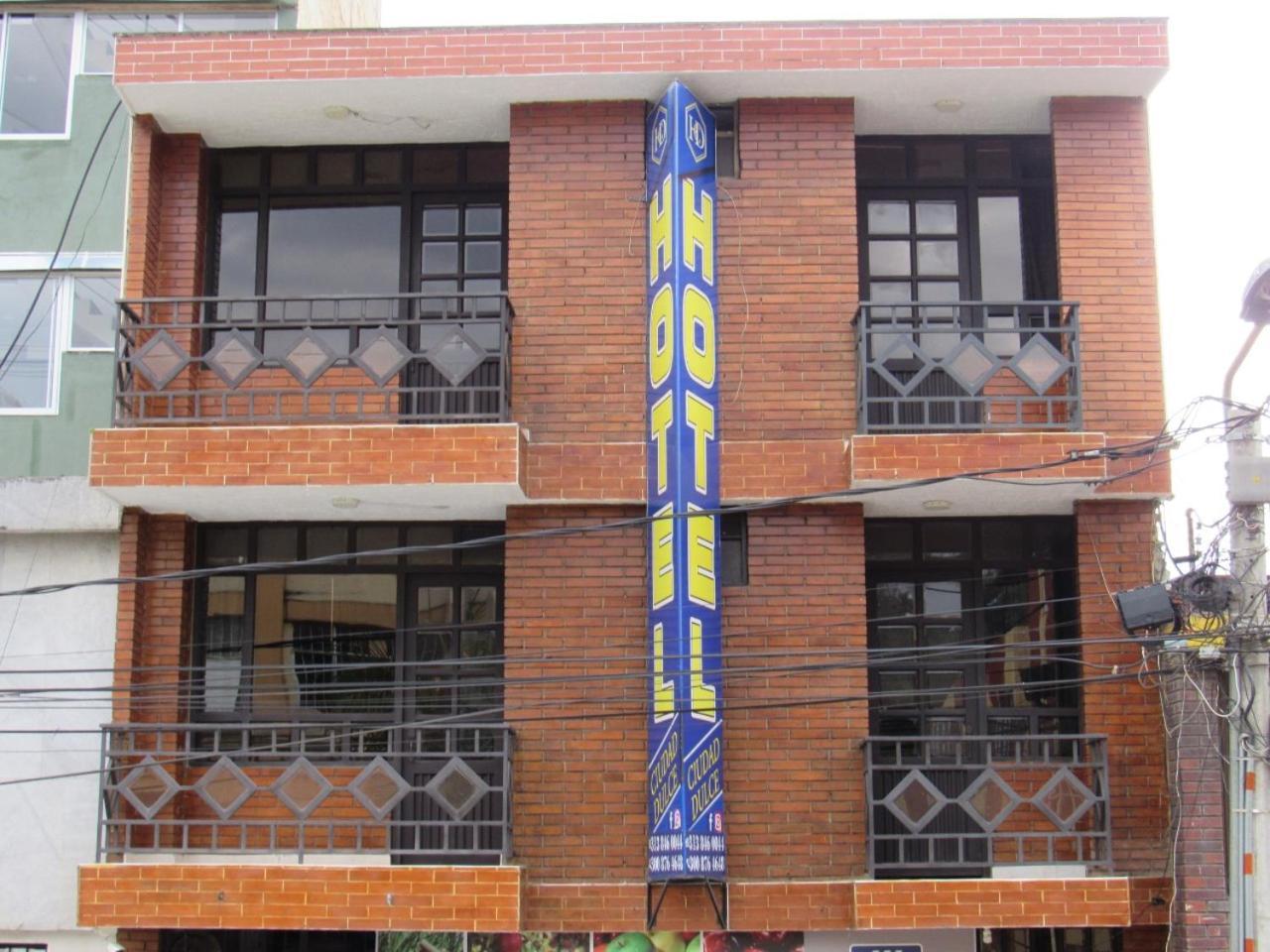Hotel Ciudad Dulce 모니키라 외부 사진